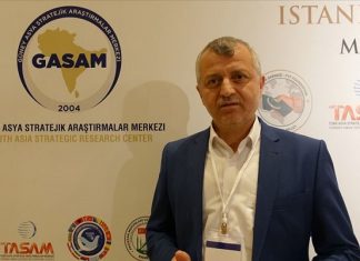 ‘Hint yöneticiler Hint demokrasisini ayaklar altına almıştır.’