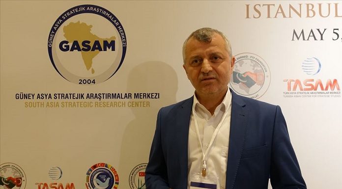 ‘Hint yöneticiler Hint demokrasisini ayaklar altına almıştır.’