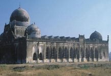 Güney Asya’nın Ayasofyası: Babri Camisi