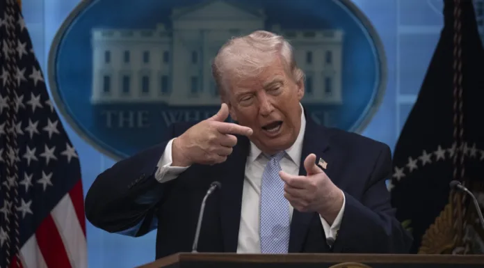 Trump’ın Çılgınlığı: Bir Uyanış Çağrısı